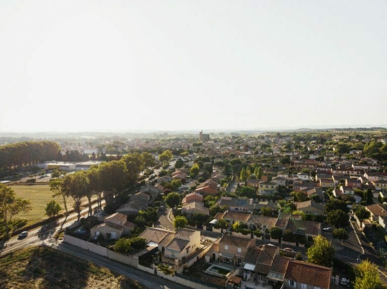 Vue aérienne de Capestang dans l'Hérault